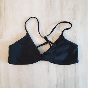 Blackbough twist front bikini top